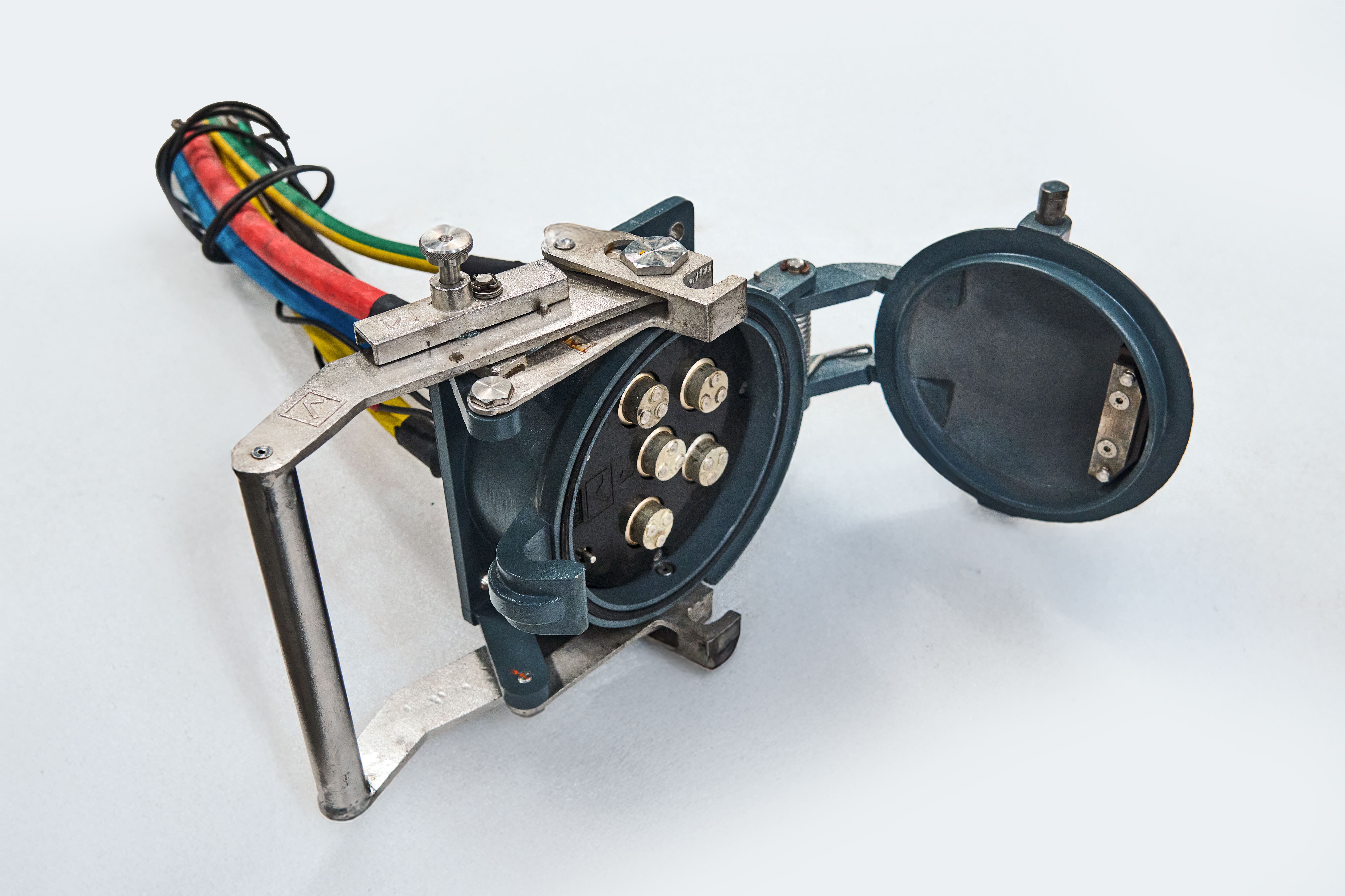 IV Coupler